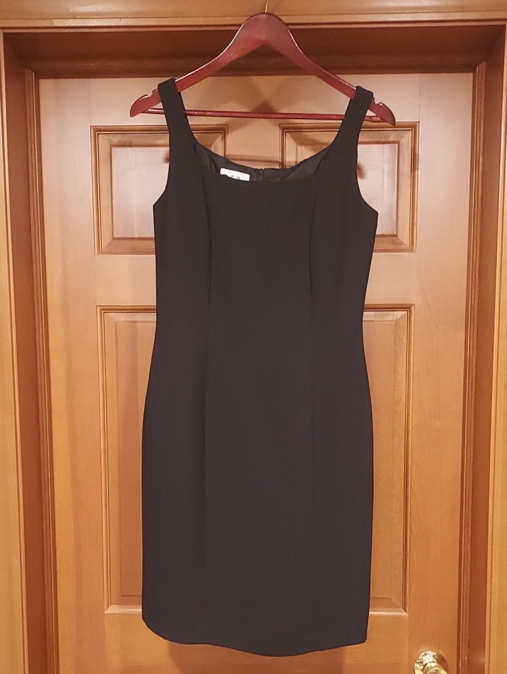 YL Classic Black Sleeveless Sheath Dress Size 6